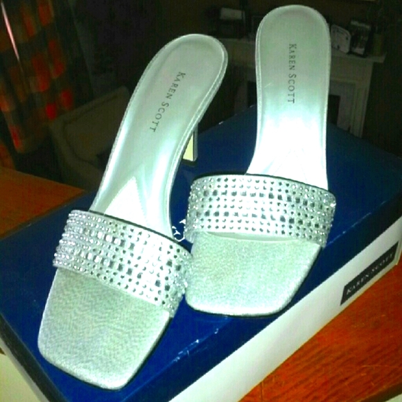 Karen Scott Silver Affinity Sandals Size 8M - Picture 2 of 4